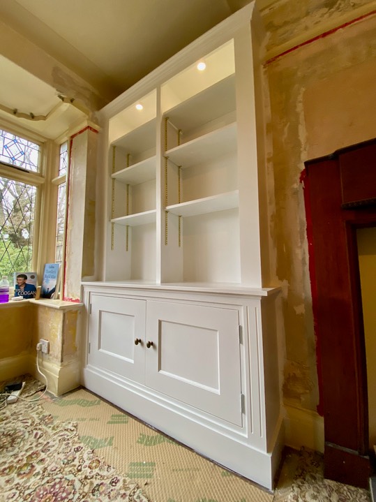 Classic white alcove unit