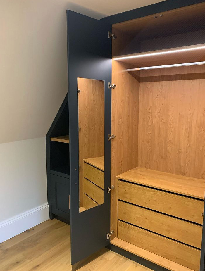 Oak wardrobe internals
